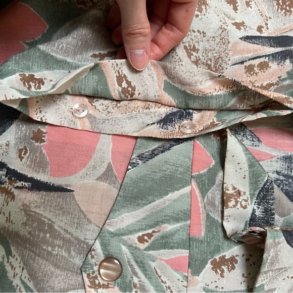 Vintage D’Allaird’s Floral Button Up Shirt - Picture 14 of 14